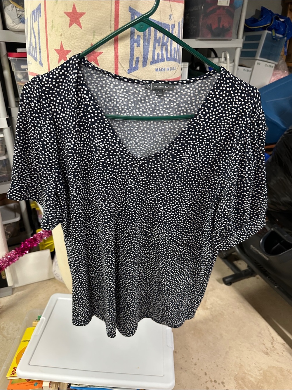 Dana Buchman Black V-Neck Short Sleeve Dot Print Top